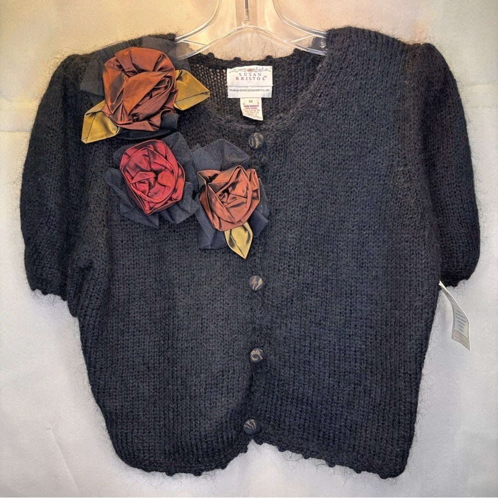 NWT Susan Bristol Vintage Short Sleeve Mohair blend Rosette Cardigan Size Medium